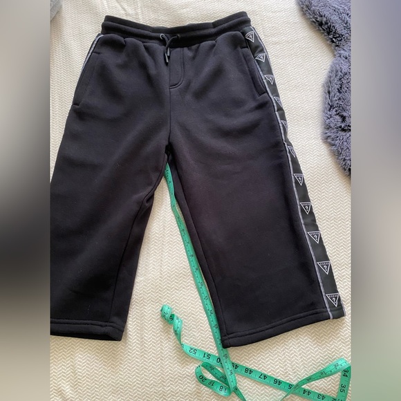 Guess size 18 Fleece crop pants NWOT - Picture 2 of 9